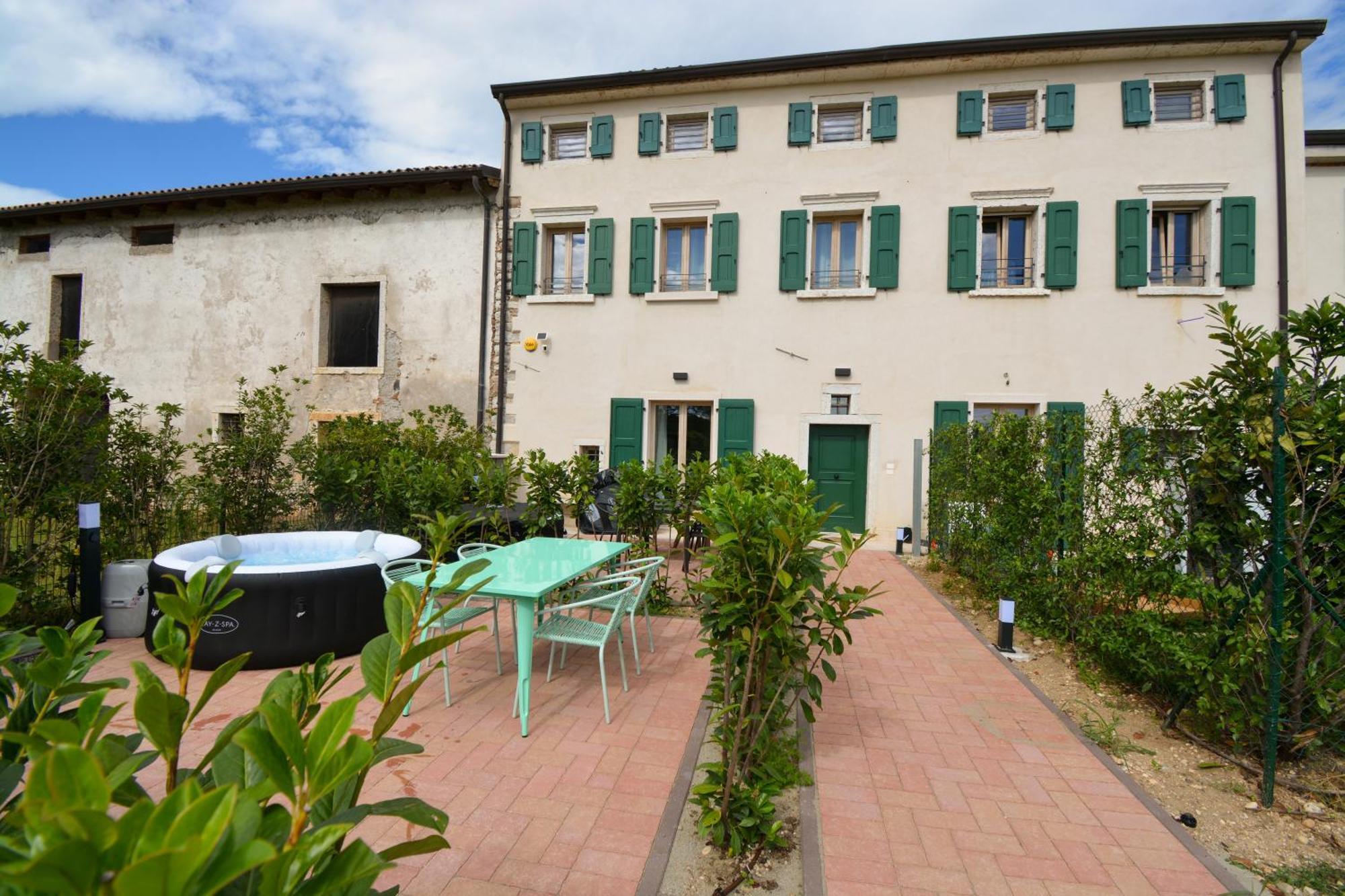 Residence Corte Bellebarbe Rivoli Veronese Esterno foto