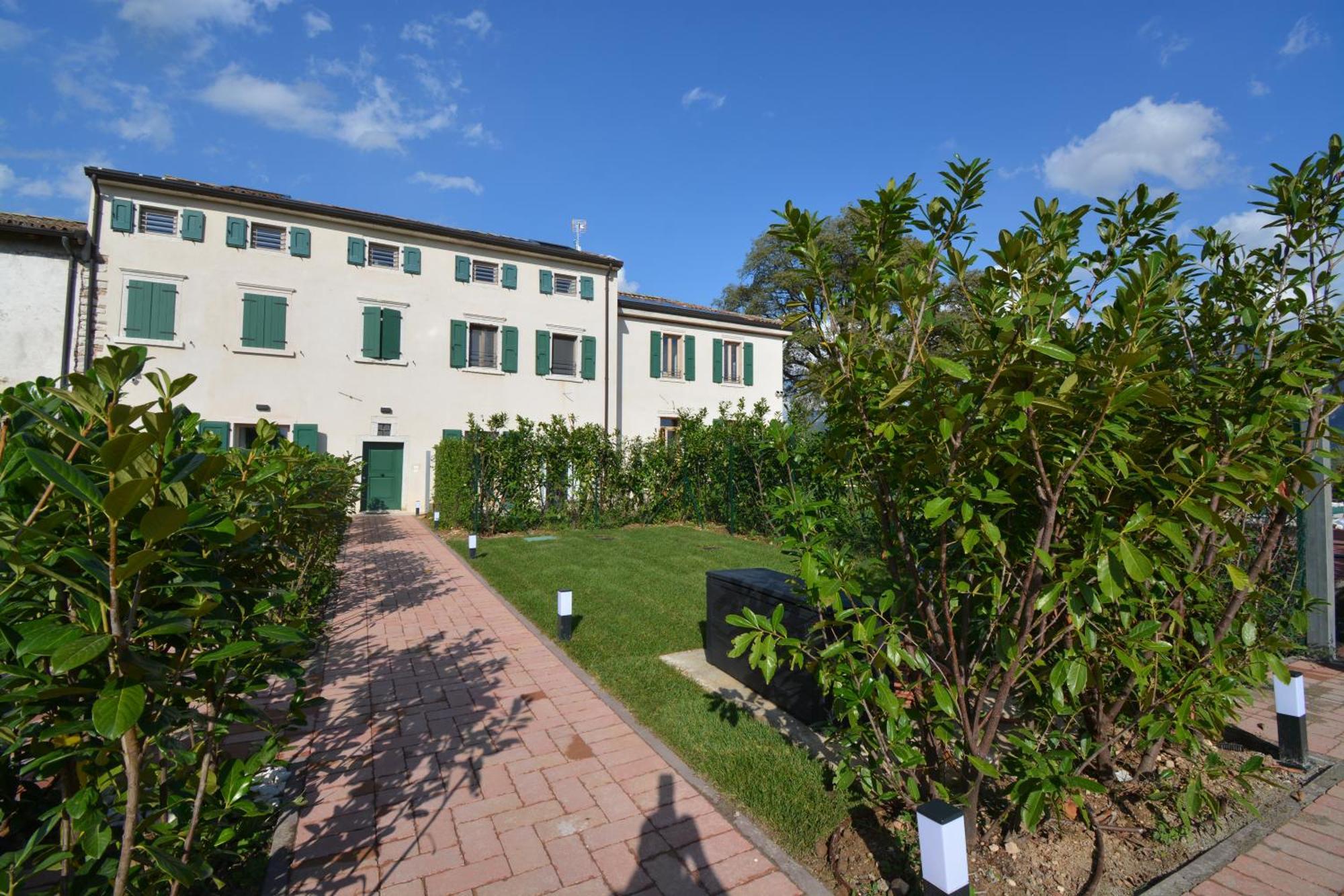 Residence Corte Bellebarbe Rivoli Veronese Esterno foto